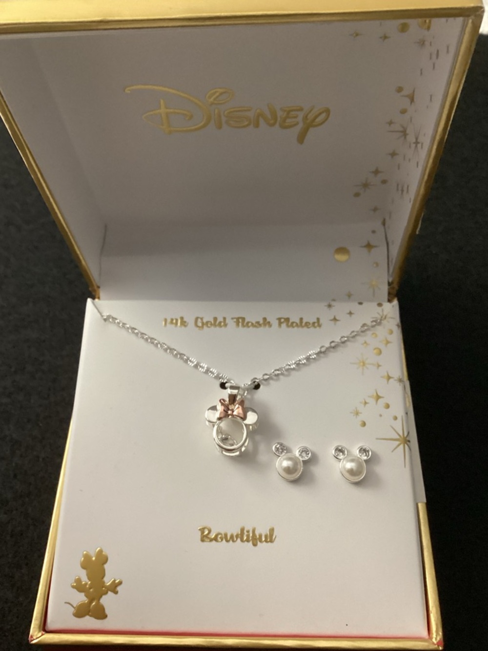 Disney Minnie Mouse 14k Gold Flash Plated Silver Necklace and Earrings Set - Picture 4 of 7